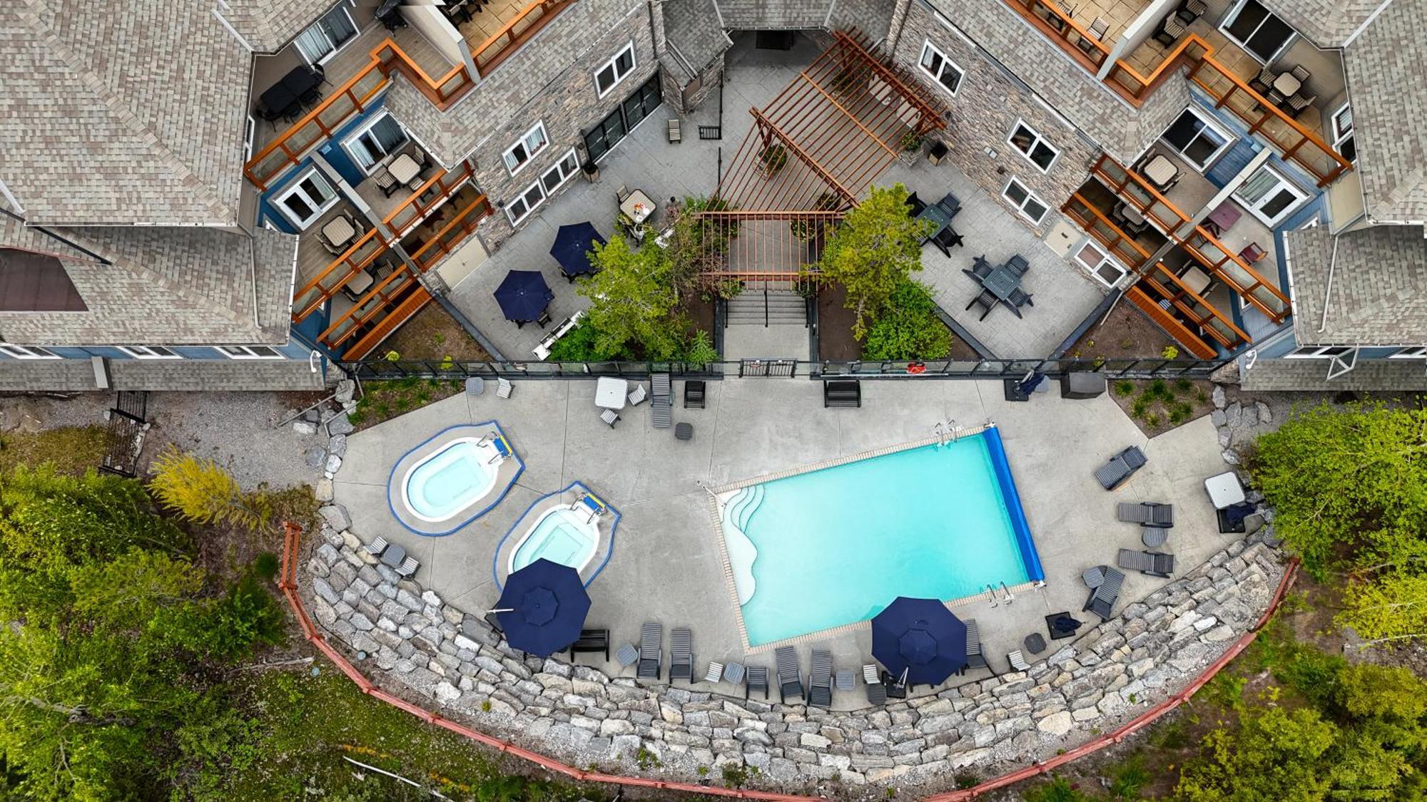 Blackstone Mountain Lodge By Clique Canmore Eksteriør billede
